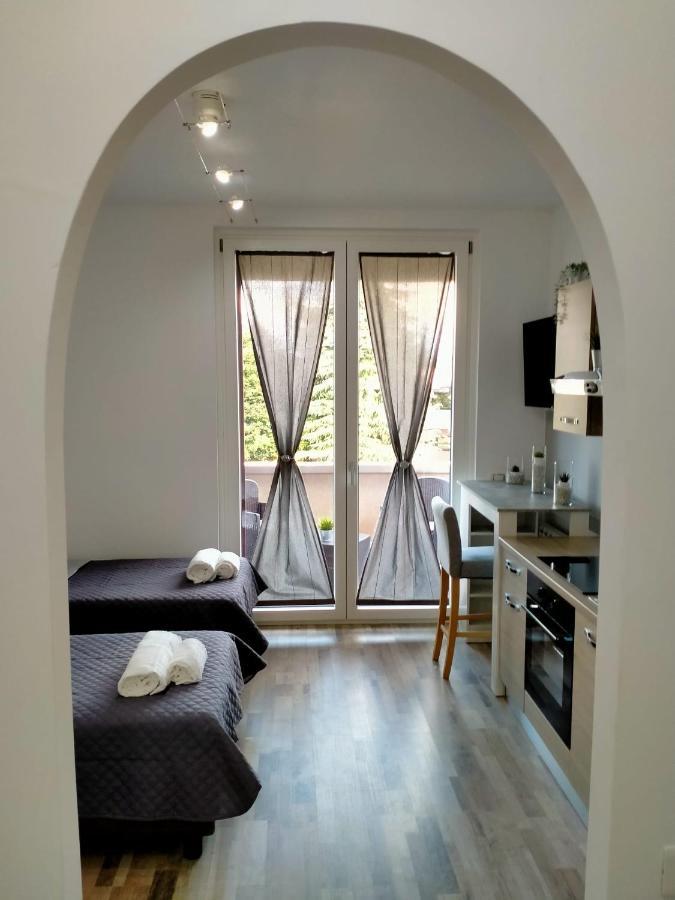 Suite Room Malpensa B&B Cardano Al Campo Exterior photo