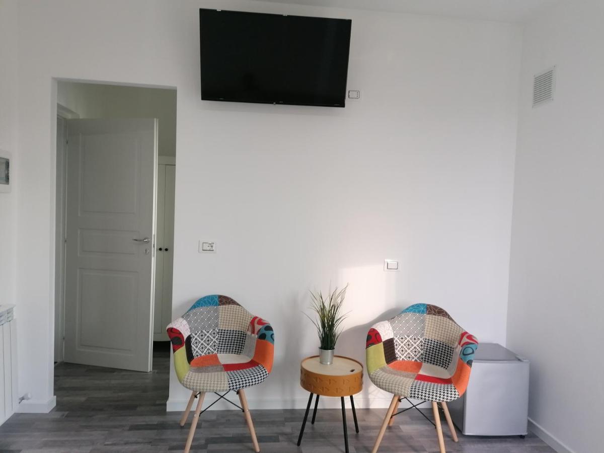 Suite Room Malpensa B&B Cardano Al Campo Exterior photo